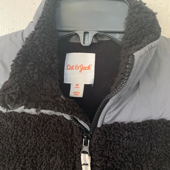 Cat & Jack Black & Gray Fleece Jacket, Size 3T - Picture 2 of 3